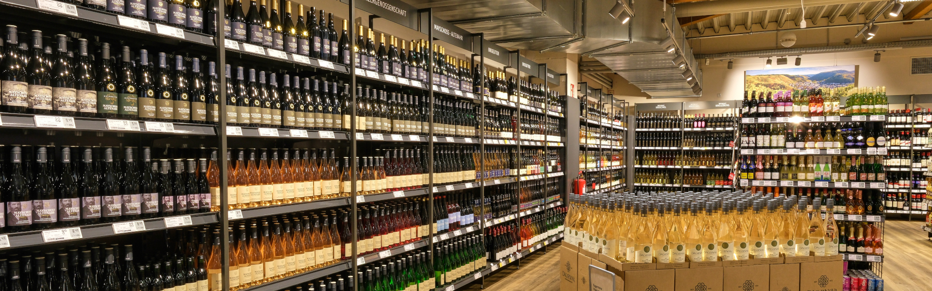 REWE Jörg Schäfer Weinregale